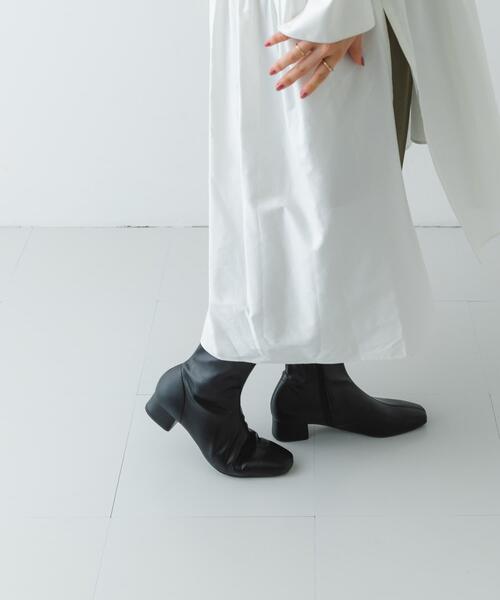 RODE SKO（ロデスコ）の「『MADE IN JAPAN』3センチスクエアトゥショートブーツ（ブーツ・レディース・ブラック/シルバー・38/36/37）」の18枚目の写真