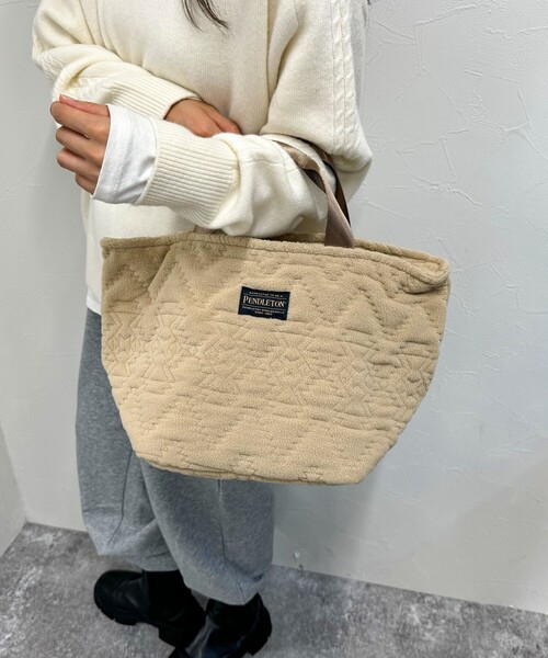 PENDLETON（ペンドルトン）の「【PENDLETON/ペンドルトン】フリースキルトトートバック（トートバッグ・レディース・ベージュ/ブラック・FREE）」の2枚目の写真