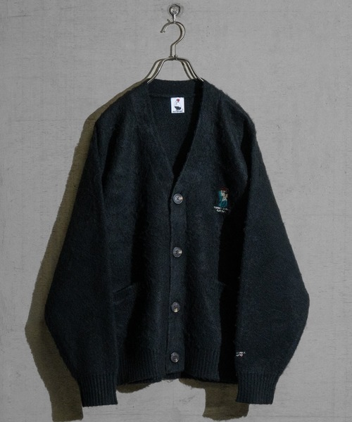 Red Cap Girl(レッドキャプガール)の「【a-r】〔Red Cap Girl/レッドキャップガール〕モヘアライク ダブルジャガード ガール刺繍 カーディガン(カーディガン/ボレロ・メンズ・ブルー/ブラック/グレイッシュベージュ・MEDIUM/LARGE)」の1枚目の写真