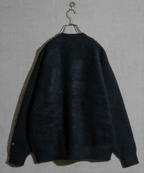 Red Cap Girl(レッドキャプガール)の「【a-r】〔Red Cap Girl/レッドキャップガール〕モヘアライク ダブルジャガード ガール刺繍 カーディガン(カーディガン/ボレロ・メンズ・ブルー/ブラック/グレイッシュベージュ・MEDIUM/LARGE)」の4枚目の写真