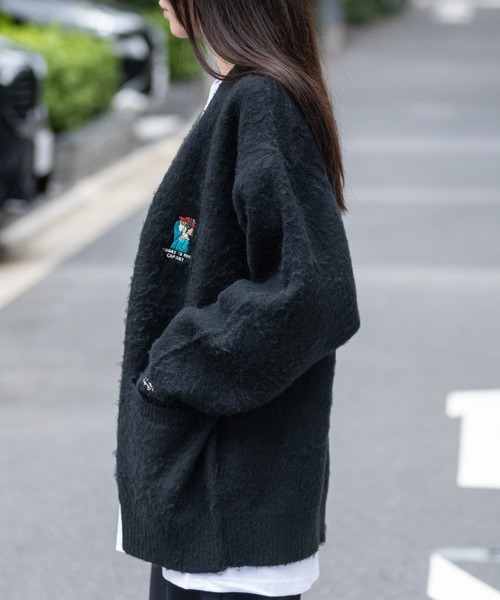 Red Cap Girl(レッドキャプガール)の「【a-r】〔Red Cap Girl/レッドキャップガール〕モヘアライク ダブルジャガード ガール刺繍 カーディガン(カーディガン/ボレロ・メンズ・ブルー/ブラック/グレイッシュベージュ・MEDIUM/LARGE)」の10枚目の写真