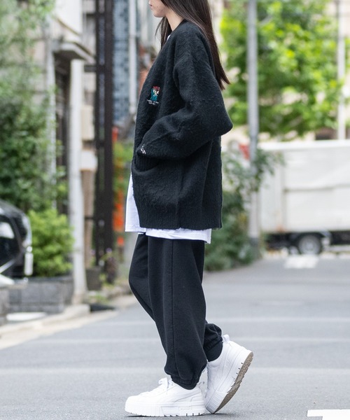 Red Cap Girl(レッドキャプガール)の「【a-r】〔Red Cap Girl/レッドキャップガール〕モヘアライク ダブルジャガード ガール刺繍 カーディガン(カーディガン/ボレロ・メンズ・ブルー/ブラック/グレイッシュベージュ・MEDIUM/LARGE)」の13枚目の写真