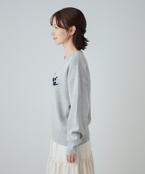 SHOO・LA・RUE(シューラルー)の「◆【洗える/S-LL/ちくちくしにくい】優しい風合いの もこもこロゴニット(ニット/セーター・レディース・ブラック/グレー・02/03/01/04)」の12枚目の写真