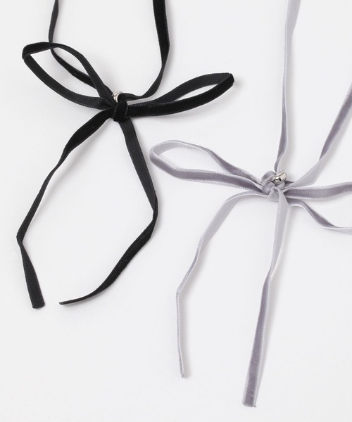 FOREVER 21（フォーエバー トゥエンティーワン）の「リボンチョーカー（ネックレス・レディース・グレー/ブラック・FREE）」の3枚目の写真