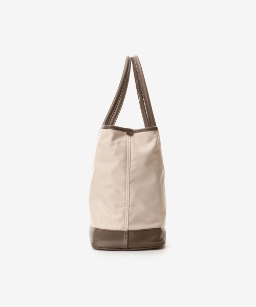 & chouette(アンドシュエット)の「《mama & chouette》トートバッグ(トートバッグ・レディース・オフホワイト/グレイッシュベージュ・FREE)」の4枚目の写真