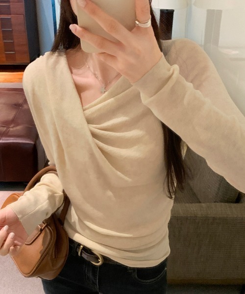N.s(エヌドットエス)の「アシメデザインニットトップス(Tシャツ/カットソー・レディース・ピンク/ブラック/ブルー/ベージュ・M/S/L)」の5枚目の写真