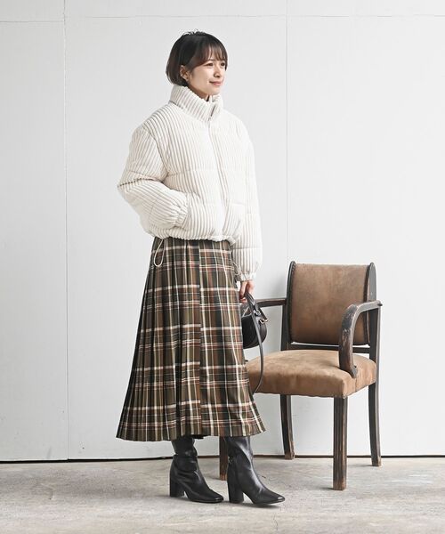 rps（アールピーエス）の「ワイドコール中綿スタンドジャケット（ダウンジャケット/コート・レディース・グレー/アイボリー/ピンク・フリー）」の5枚目の写真