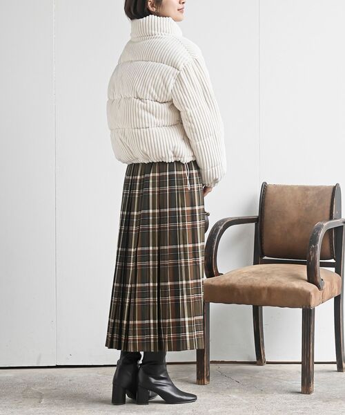 rps（アールピーエス）の「ワイドコール中綿スタンドジャケット（ダウンジャケット/コート・レディース・グレー/アイボリー/ピンク・フリー）」の8枚目の写真