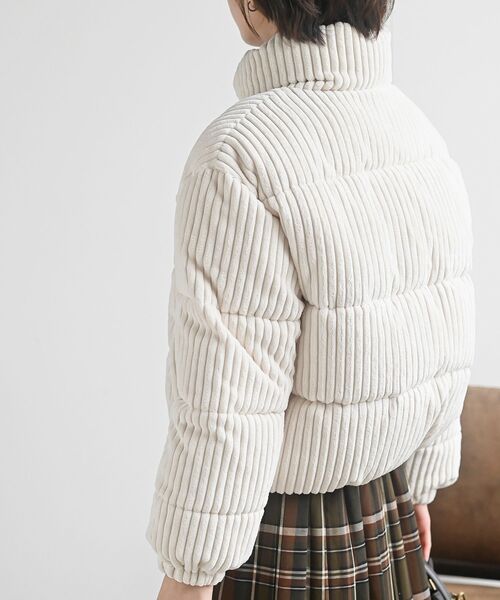 rps（アールピーエス）の「ワイドコール中綿スタンドジャケット（ダウンジャケット/コート・レディース・グレー/アイボリー/ピンク・フリー）」の10枚目の写真