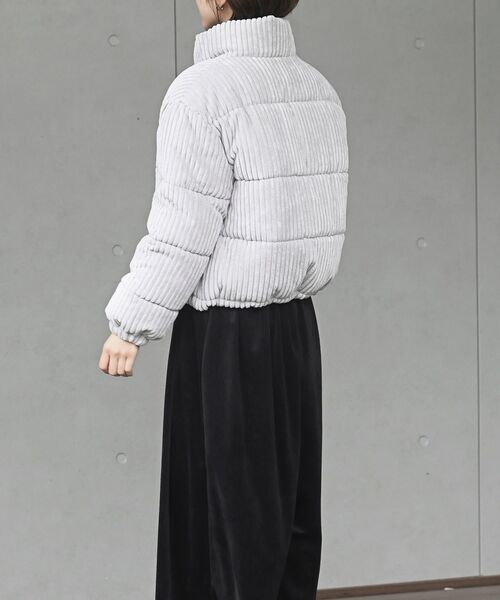 rps（アールピーエス）の「ワイドコール中綿スタンドジャケット（ダウンジャケット/コート・レディース・グレー/アイボリー/ピンク・フリー）」の14枚目の写真