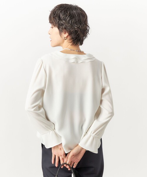 NOLLEY’S Sophi(ノーリーズソフィ)の「ジョーゼットVネックブラウス(シャツ/ブラウス・レディース・オフホワイト/サックスブルー・38/36)」の12枚目の写真