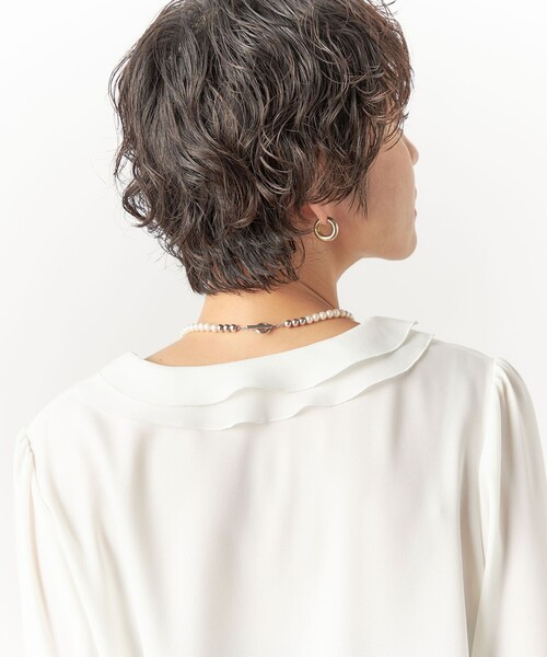 NOLLEY’S Sophi(ノーリーズソフィ)の「ジョーゼットVネックブラウス(シャツ/ブラウス・レディース・オフホワイト/サックスブルー・38/36)」の14枚目の写真
