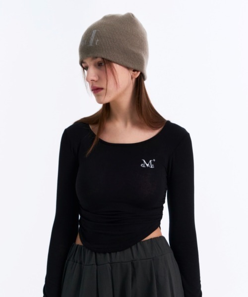 MUCENT（ムセント）の「【日本未発売/WEB限定】MUCENT(ムセント)/Uネック 裾ラウンド サイドシャーリング カットソー/Four Seasons See-through Signature Logo Yu-neck Shirring Tee（Tシャツ/カットソー・レディース・グレー/ブラック/ホワイト・FREE）」の8枚目の写真