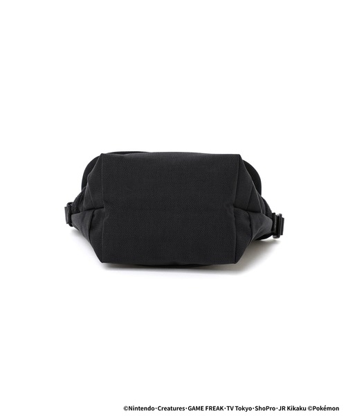 Manhattan Portage(マンハッタンポーテージ)の「Nylon Messenger Bag for Kids Pokemon Pikachu(メッセンジャーバッグ・キッズ・ブラック・XX-SMALL)」の6枚目の写真