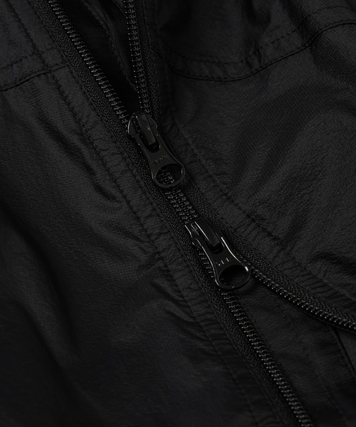 ANREALAGE（アンリアレイジ）の「ULTRA LIGHT NYLON BALL BLOUSON（ブルゾン・メンズ・ブラック/ブルー系その他・48/46）」の6枚目の写真