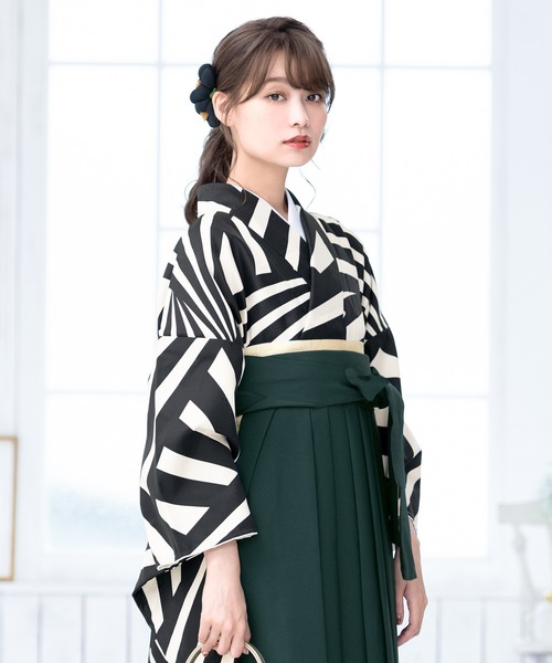 SOUBIEN（ソウビエン）の「大人、クールに。レディース袴4点セット（着物・襦袢・下帯・袴）（着物・レディース・ブラック系2/ブラック系1/ブラック系3/ブラック系/グリーン系・SS/S/M/L/LL）」の5枚目の写真