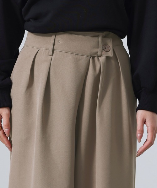 DAY CLOSET(デイ クローゼット)の「【2WAY/穿くだけスラリ】クロス風きれいめエフォートレス ワイドタックパンツ レディース(スラックス・レディース・ライトグレー/ネイビー/ライトオリーブ/ベージュ/ブラック・L/M)」の21枚目の写真