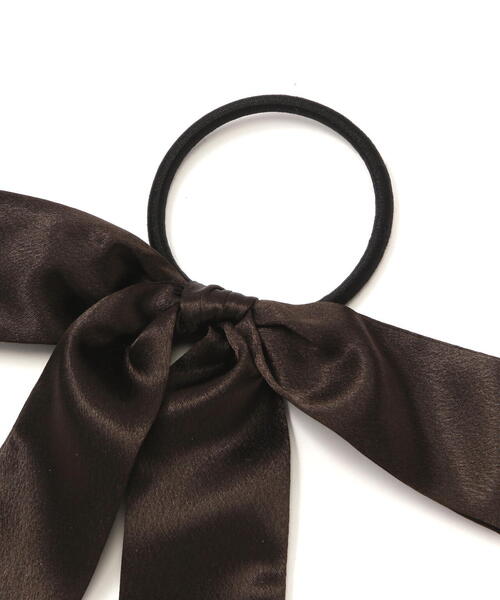 NATURAL BEAUTY BASIC（ナチュラルビューティーベーシック）の「【Oggi掲載】サテンリボンシュシュ（シュシュ・レディース・ブラック/ダークブラウン・ﾌﾘ-）」の3枚目の写真