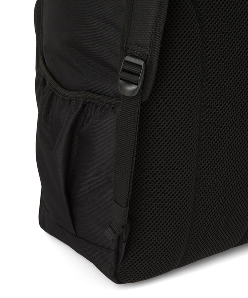 Champion(チャンピオン)の「リュックサック スーシテイ B4サイズ収納 15.6inch収納 37L 63963(バックパック/リュック・メンズ・ブラック×ホワイト/ベージュ×ブラック/ブラック×パープル/ブラック×グリーン・FREE)」の11枚目の写真