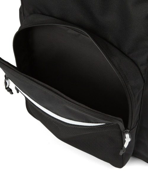 Champion(チャンピオン)の「リュックサック スーシテイ B4サイズ収納 15.6inch収納 37L 63963(バックパック/リュック・メンズ・ブラック×ホワイト/ベージュ×ブラック/ブラック×パープル/ブラック×グリーン・FREE)」の17枚目の写真
