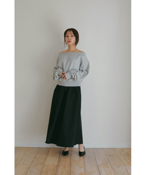 N WITH.（エヌウィズ）の「オフショルスウェット（スウェット・レディース・アイボリー/グレー・FREE）」の4枚目の写真