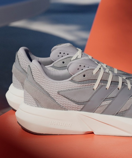 [ADIDAS] スニーカー ライトブレイズ LIGHTBLAZE ホワイト ライトブレイズ / Lightblaze / アディダス adidas（スニーカー