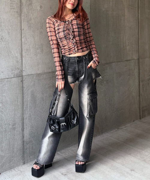 SPIRALGIRL（スパイラルガール）の「トラインアングルヒール厚底ストラップサンダル（サンダル・レディース・ブラック・LARGE/MEDIUM）」の14枚目の写真