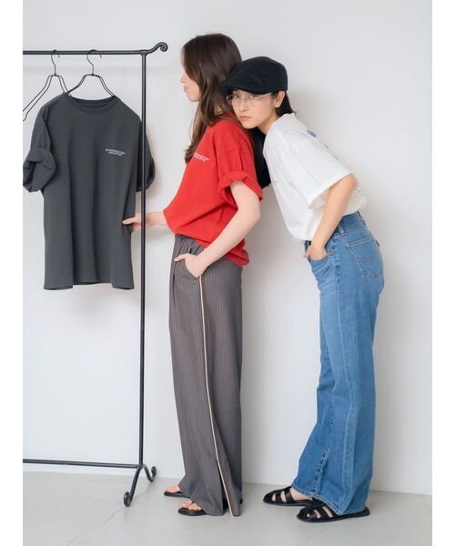 Ungrid(アングリッド)の「カープリントロゴTee(Tシャツ/カットソー・レディース・オフホワイト/チャコールグレー/レッド・FREE)」の22枚目の写真