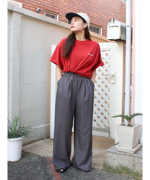 Ungrid(アングリッド)の「カープリントロゴTee(Tシャツ/カットソー・レディース・オフホワイト/チャコールグレー/レッド・FREE)」の18枚目の写真