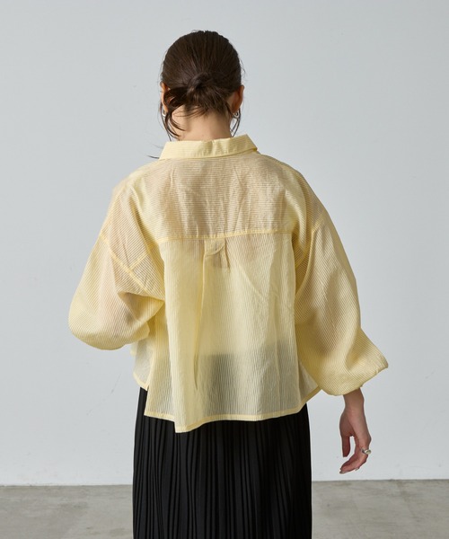 COLONY 2139(コロニートゥーワンスリーナイン)の「シアーストライプ短丈シャツ(シャツ/ブラウス・レディース・グリーン/ネイビー/イエロー/オフホワイト/グレー・FREE)」の18枚目の写真