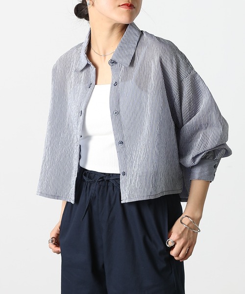 COLONY 2139(コロニートゥーワンスリーナイン)の「シアーストライプ短丈シャツ(シャツ/ブラウス・レディース・グリーン/ネイビー/イエロー/オフホワイト/グレー・FREE)」の8枚目の写真