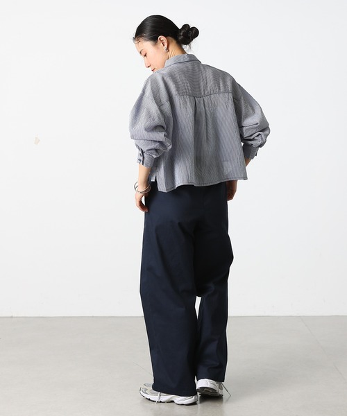 COLONY 2139(コロニートゥーワンスリーナイン)の「シアーストライプ短丈シャツ(シャツ/ブラウス・レディース・グリーン/ネイビー/イエロー/オフホワイト/グレー・FREE)」の14枚目の写真