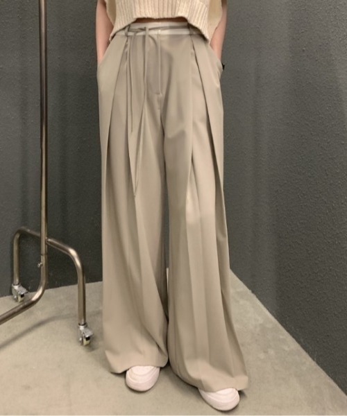 sorule（ソルレ）の「ボックスタックワイドパンツ（スラックス・レディース・ベージュ/ブラック・FREE）」の5枚目の写真