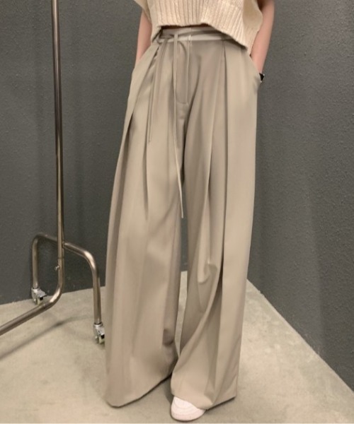 sorule（ソルレ）の「ボックスタックワイドパンツ（スラックス・レディース・ベージュ/ブラック・FREE）」の6枚目の写真
