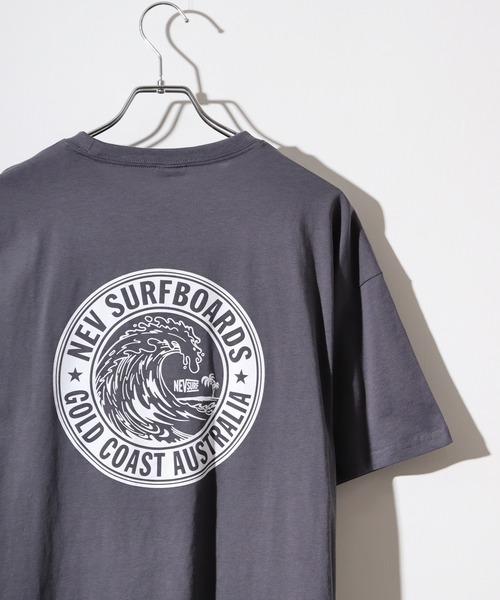 FUNALIVE(ファンアライブ)の「NEVSURF オーバーサイズTシャツ unisex(Tシャツ/カットソー・メンズ・チャコールグレー/ダークグリーン/オフホワイト/ホワイト系3/ホワイト系1/ホワイト系2/ブラック系1/ネイビー系1/ベージュ/ネイビー/オレンジ/チャコール/ダークグリーン系1/オレンジ系1/ミント/ブラック・M/L/XL)」の9枚目の写真