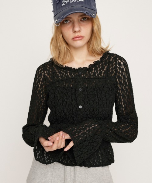 SLY（スライ）の「PUFFY SHIRRING CUT TOPS パフィー シャーリング カット トップス 秋服 春服（シャツ/ブラウス・レディース・アイボリー/ブラック/ライトブルー/ブラウン・FREE）」の3枚目の写真