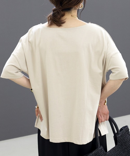 Aletta vita（アレッタビータ）の「オーガニックコットンボートネックワイドプルオーバー（Tシャツ/カットソー・レディース・オフホワイト/ブラック/グレイッシュベージュ/ダークブラウン・FREE）」の9枚目の写真