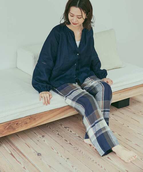 URBAN RESEARCH DOORS（アーバンリサーチドアーズ）の「リネンチェックイージーパンツ（その他パンツ・レディース・イエロー/ネイビー・MEDIUM）」の14枚目の写真