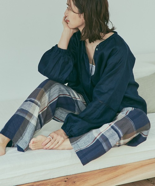 URBAN RESEARCH DOORS（アーバンリサーチドアーズ）の「リネンチェックイージーパンツ（その他パンツ・レディース・イエロー/ネイビー・MEDIUM）」の16枚目の写真