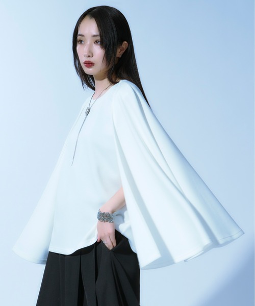 Ellno Loset(エルノロゼット)の「ケープスリーブポンチプルオーバー(Tシャツ/カットソー・メンズ・オフホワイト/ブラック・MEDIUM/SMALL/LARGE)」の19枚目の写真