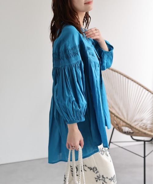 ap retro(アプレトロ)の「【India Fabric】ピンタックフレアブラウス / コットン100%(シャツ/ブラウス・レディース・ブラック/ライトブルー/オフホワイト/ブルー/ホワイト系その他/ピンク/ブルー系その他/イエロー/レッド・MEDIUM/LARGE)」の10枚目の写真