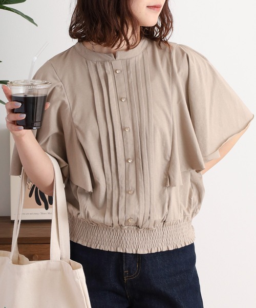 atONE（アットワン）の「ピンタックフレア袖ブラウス風カットソー（Tシャツ/カットソー・レディース・グレイッシュベージュ/ブラック/オフホワイト/チャコールグレー・LL～3L/M-L/4L～5L）」の4枚目の写真