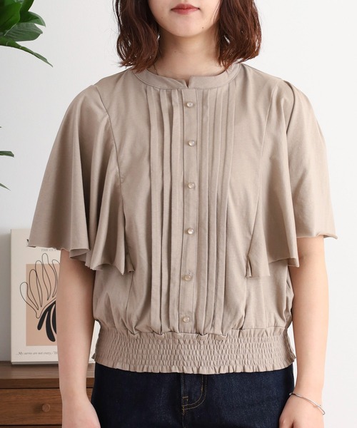 atONE（アットワン）の「ピンタックフレア袖ブラウス風カットソー（Tシャツ/カットソー・レディース・グレイッシュベージュ/ブラック/オフホワイト/チャコールグレー・LL～3L/M-L/4L～5L）」の15枚目の写真