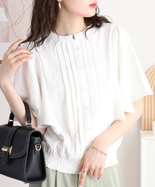 atONE（アットワン）の「ピンタックフレア袖ブラウス風カットソー（Tシャツ/カットソー・レディース・グレイッシュベージュ/ブラック/オフホワイト/チャコールグレー・LL～3L/M-L/4L～5L）」の17枚目の写真