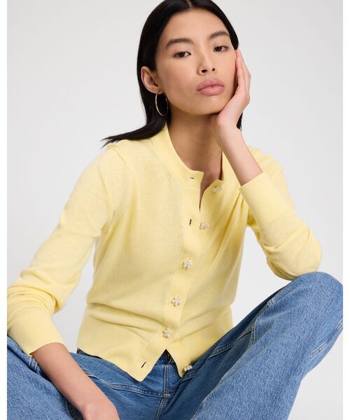 kate spade new york（ケイトスペード ニューヨーク）の「フラワー ボタン ネル カーディガン（カーディガン/ボレロ・レディース・イエロー・SMALL/MEDIUM）」の2枚目の写真