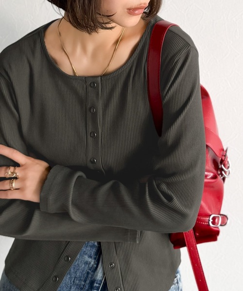classicalelf(クラシカルエルフ)の「大人の余裕を纏う。前後2wayドットボタンリブ素材カーディガン(長袖)(Tシャツ/カットソー・レディース・ブラック/ライトグレー/チャコール/アイボリー/ブルー・LARGE/X-LARGE/SMALL/MEDIUM)」の16枚目の写真