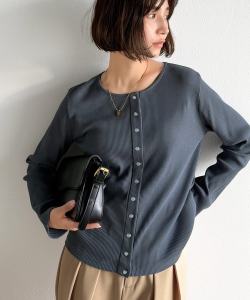 classicalelf(クラシカルエルフ)の「大人の余裕を纏う。前後2wayドットボタンリブ素材カーディガン(長袖)(Tシャツ/カットソー・レディース・ブラック/ライトグレー/チャコール/アイボリー/ブルー・LARGE/X-LARGE/SMALL/MEDIUM)」の19枚目の写真
