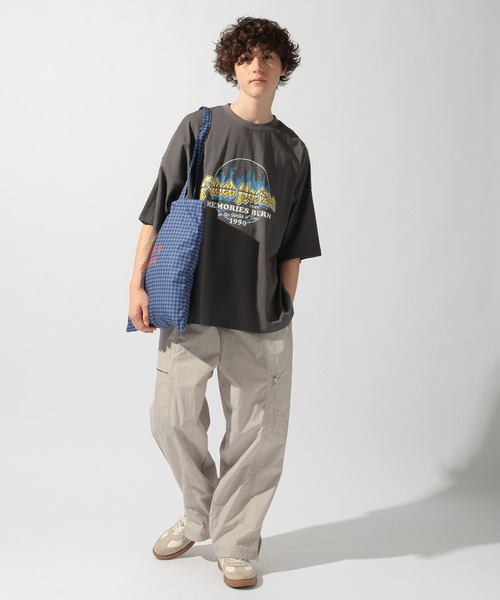 Fishs Eddy(フィッシュエディ)の「【Fishs Eddy(フィッシュエディ)】Tシャツ【UNISEX】(Tシャツ/カットソー・レディース・ライトグレー/ブラック/オフホワイト/チャコール・MEDIUM/LARGE)」の9枚目の写真