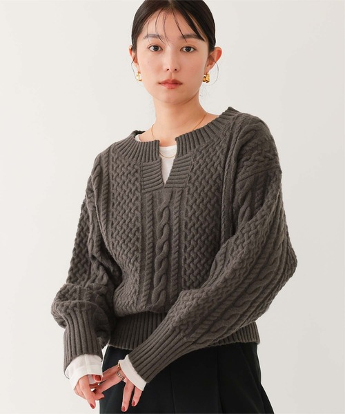 UR'S(ユアーズ)の「キーネックケーブルニット(ニット/セーター・レディース・ライトベージュ/アイボリー/グレー系その他・L/M/S)」の18枚目の写真