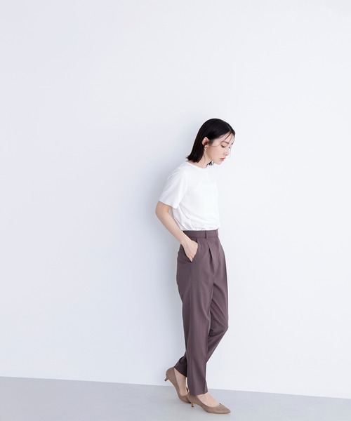 NATURAL BEAUTY BASIC（ナチュラルビューティーベーシック）の「◇サマードライタッチ SETUP テーパード（スラックス・レディース・ベージュ/ブラウン/チャコールグレー・MEDIUM/SMALL）」の14枚目の写真